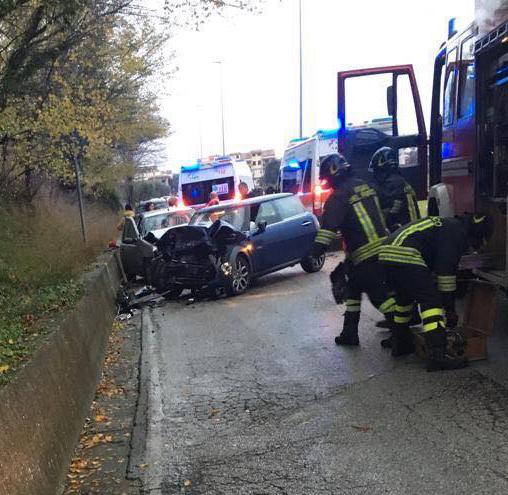 Incidente A Porto Sant'Elpidio, Due Feriti Nel Frontale In Via Mattei