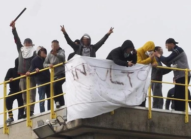 Bologna, carcere al collasso Caldo e sovraffollamento, la direttrice chiude le porte "Basta arrivi, siamo pieni"