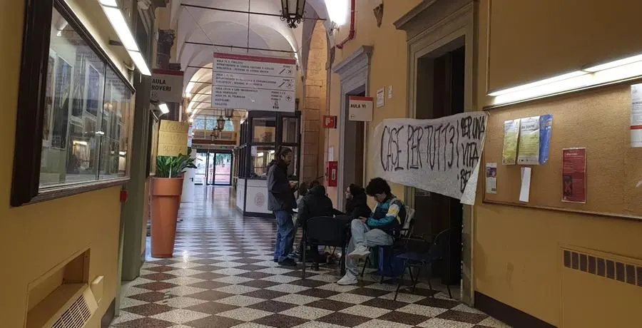 Occupazione Bologna, il Cua 'si allarga' in Aula Roveri