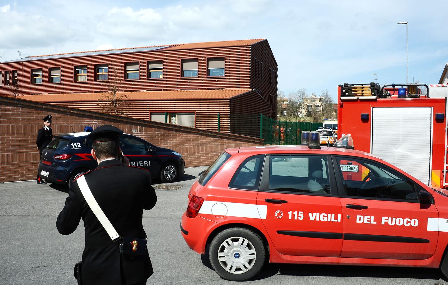 Riccione, paura a scuola. Studenti al pronto soccorso per prurito e ...