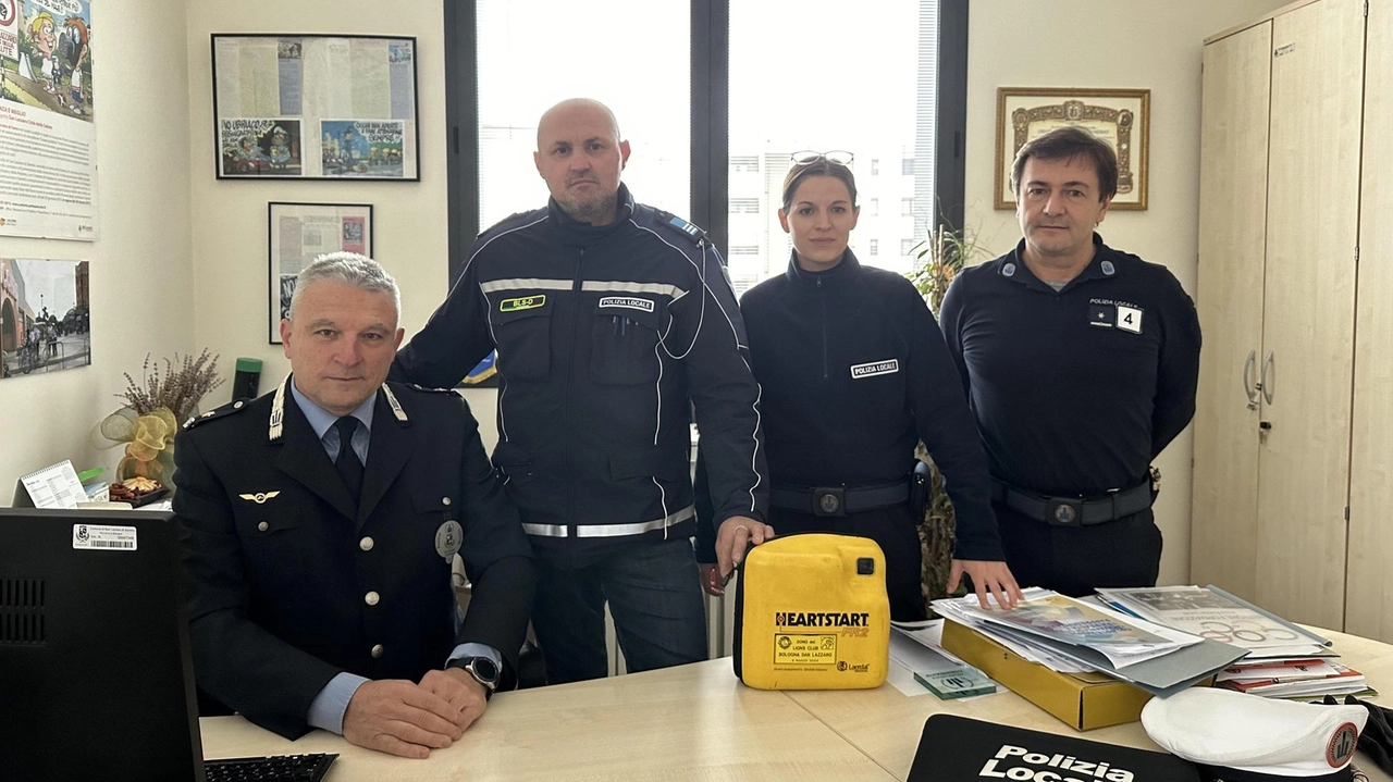 Il comandante della Polizia Locale, Roberto Manara con l’equipaggio intervenuto