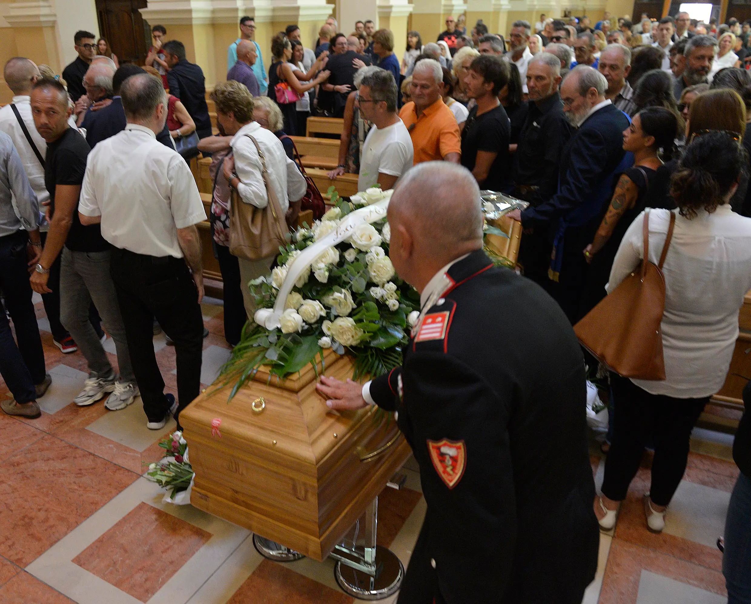 Le Foto Del Funerale Di Roberto Bargiotti