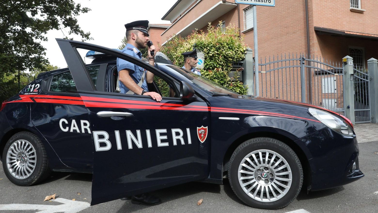 Spaccio a Bologna, i controlli anti droga dei carabinieri (foto Schicchi)