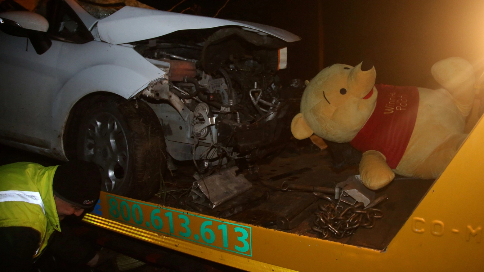 Incidente mortale a Martorano di Cesena, sull'auto in cui ha perso la vita un uomo di 30 anni c'erano un grande peluche e un seggiolino per bambini