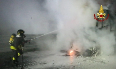 Incendio oggi in A1 a Reggio Emilia: Tir a fuoco