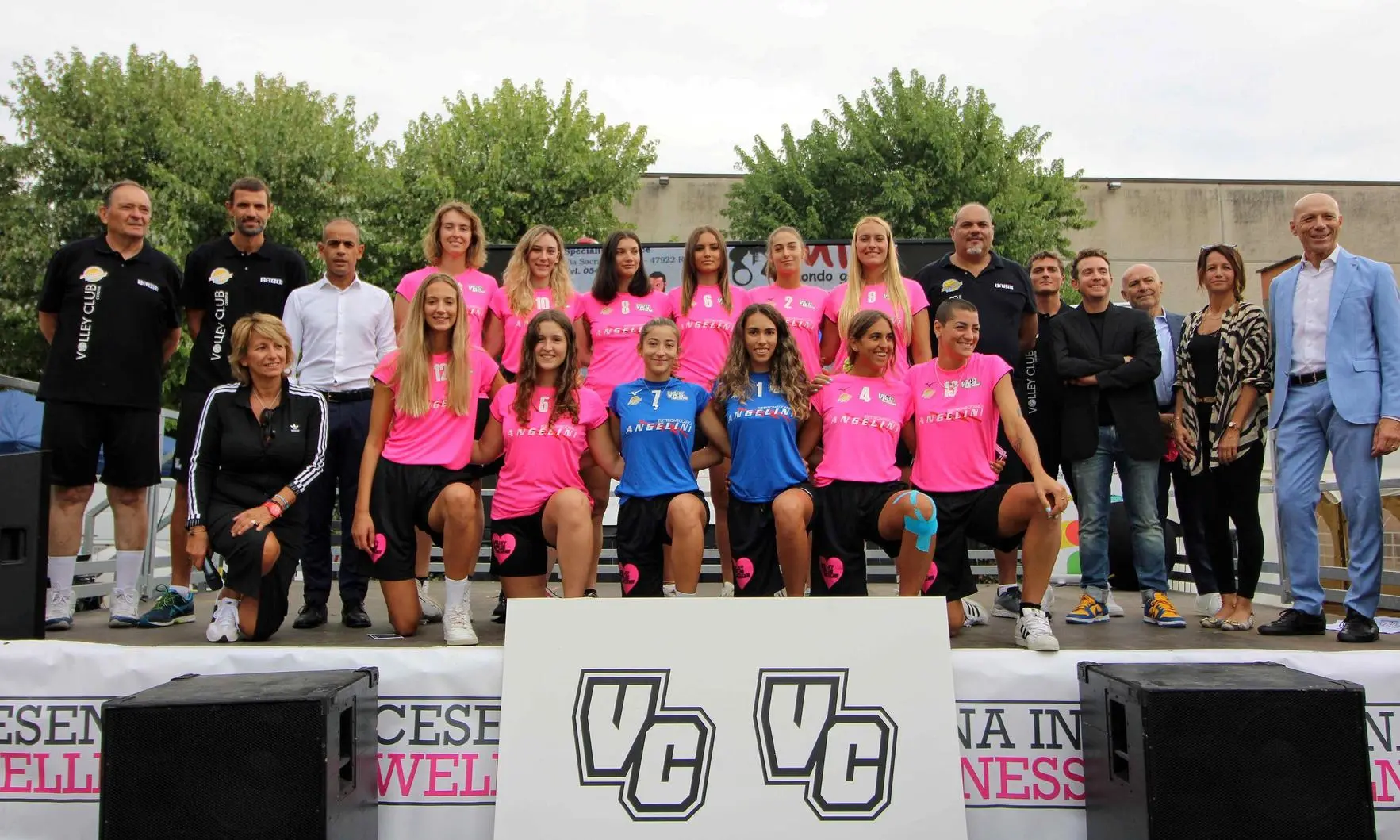 Cesena Presenta La Nuova Squadra Di Serie B Sul Palco Di Cesena In Wellness