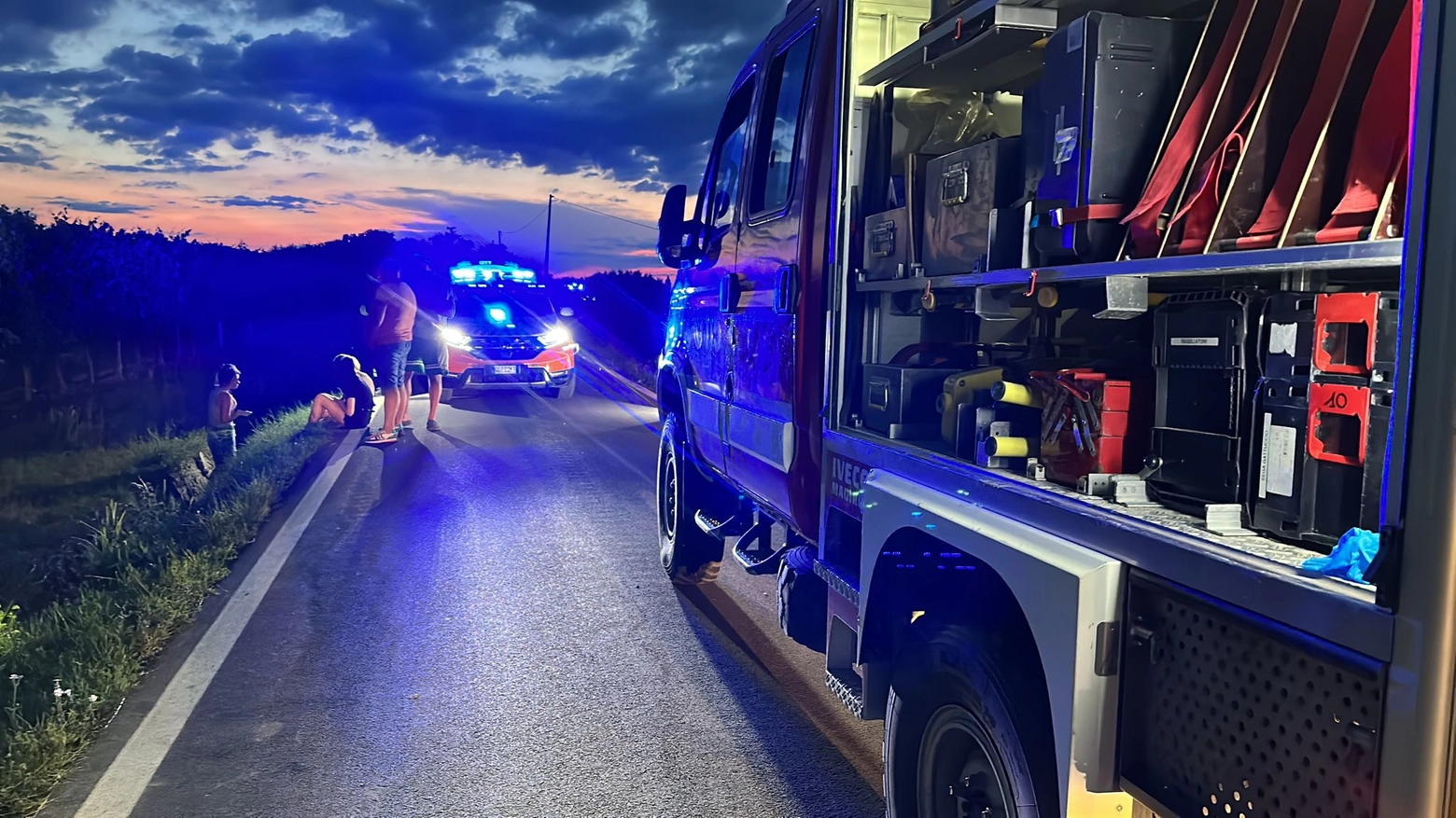 I soccorsi in azione dopo un incidente (foto d'archivio)