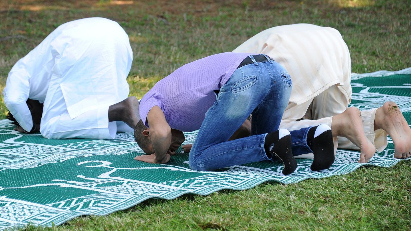 Fine Del Ramadan Venerd La Festa Nonostante La Strage Di Dacca