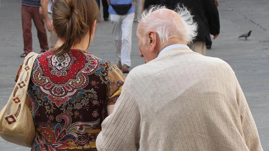 A Rimini sono impegnati circa 14mila assistenti familiari (foto di repertorio)