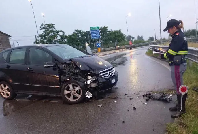 Si Schianta In Auto All’alba Contro Il Guard Rail