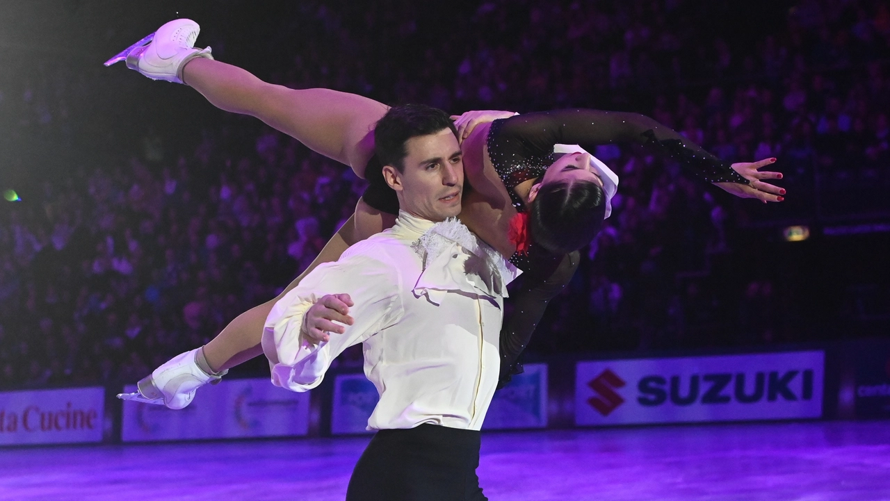 Lo spettacolo di Bol On Ice all'Unipol Arena