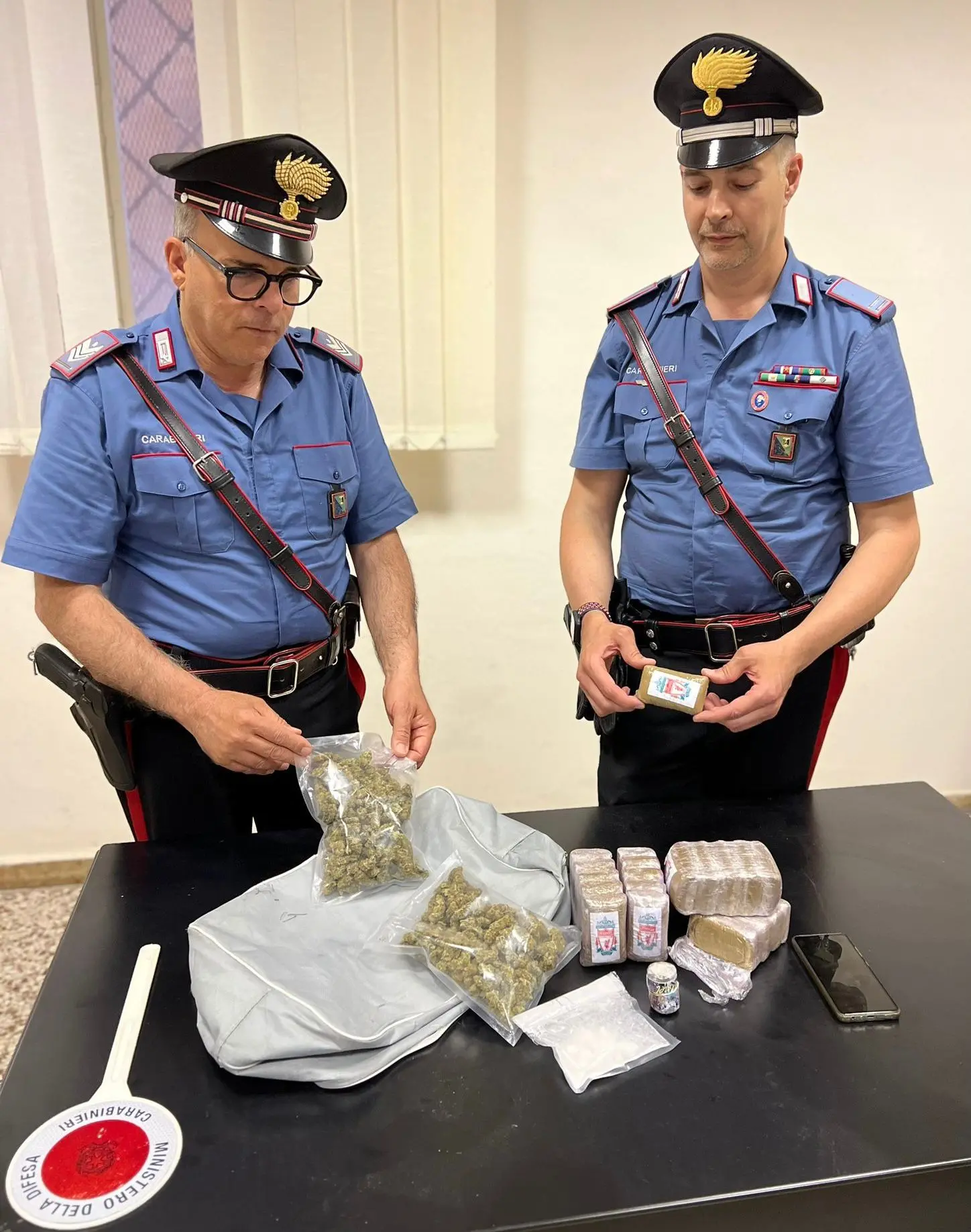 Ancona, 22 Enne Trovato Con Oltre 2 Chili Di Droga: Arrestato A Morro D ...