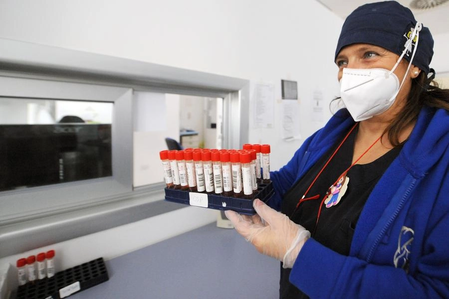 Laboratorio Covid (foto generica)