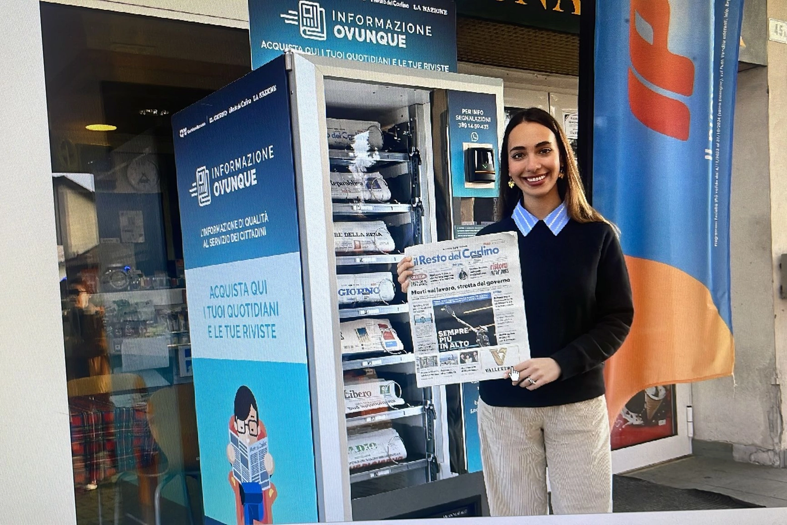 Il distributore automatico di giornali installato a Bologna