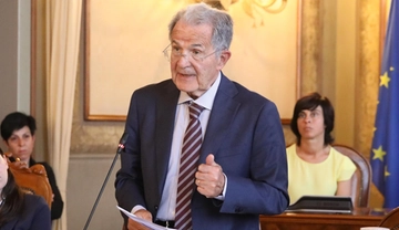 Romano Prodi ricorda Flavia Franzoni in Comune: "Presto per pensare al dopo"