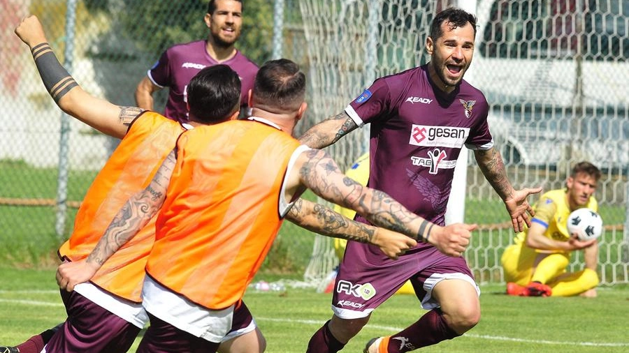 Protagonista l’anno scorso con dieci gol e cinque assist e ora svincolato. Se la società granata non trova di meglio potrebbe riportarlo a Fano