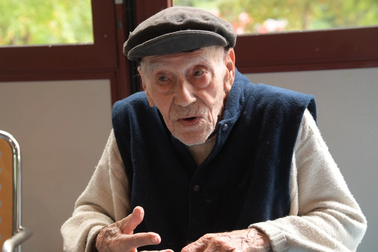 Pinuccio, 98 anni, rimasto indenne (Fotoservizio Cristiano Frasca)