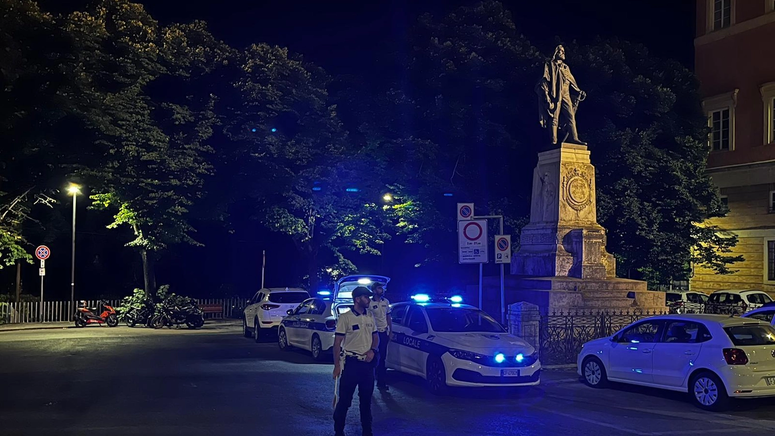 Sicurezza notturna in centro storico  Parcheggi irregolari: 60 multe