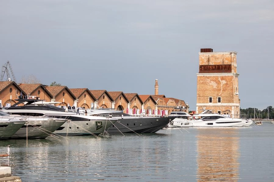 Le barche sugli ormeggi dell'Arsenale