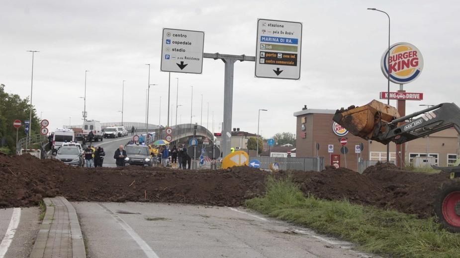 Alluvione: Comune di Ravenna mette in quarantena auto elettriche e ibride