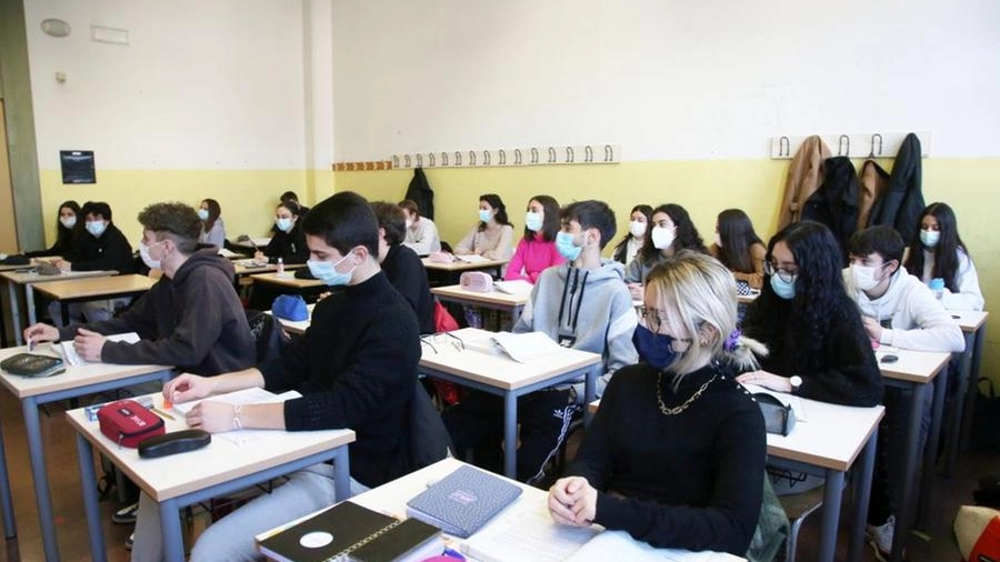 Scuola, riaprono le superiori anche nelle Marche