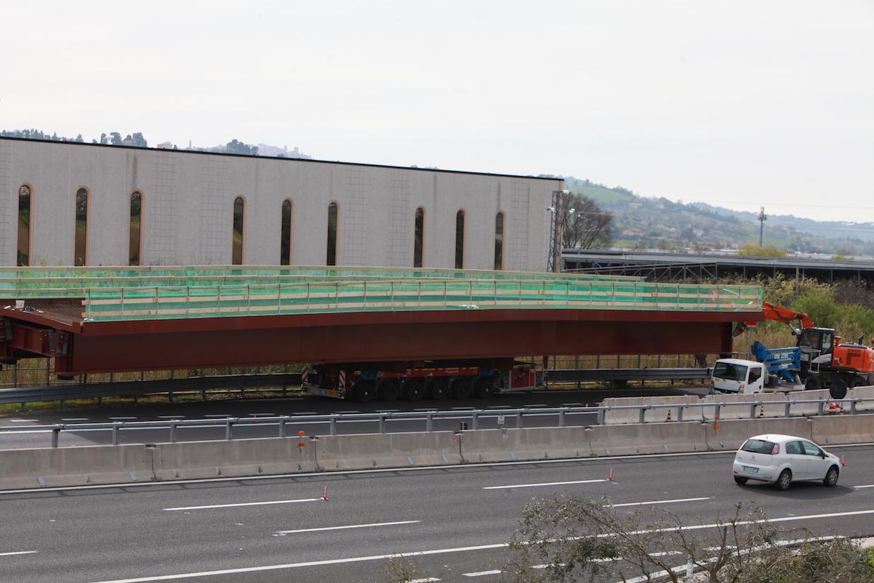 Ponte Crollato In A Tonnellate Per La Svolta