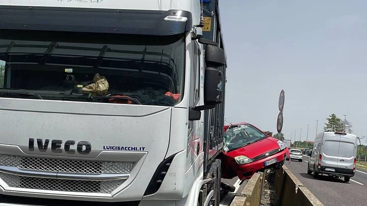 L'incidente in A13 all'altezza di Bologna