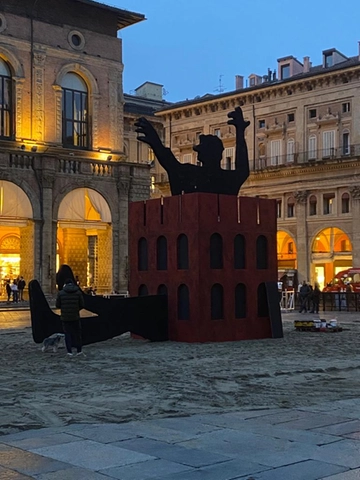 Capodanno 2023 a Bologna: ecco il vecchione. Accesso alla piazza e programma del 31 dicembre