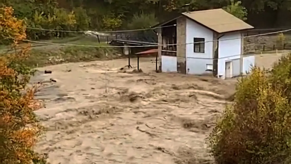 Maltempo Emilia, Torrenti In Piena E Allagamenti Tra Parma, Piacenza E ...