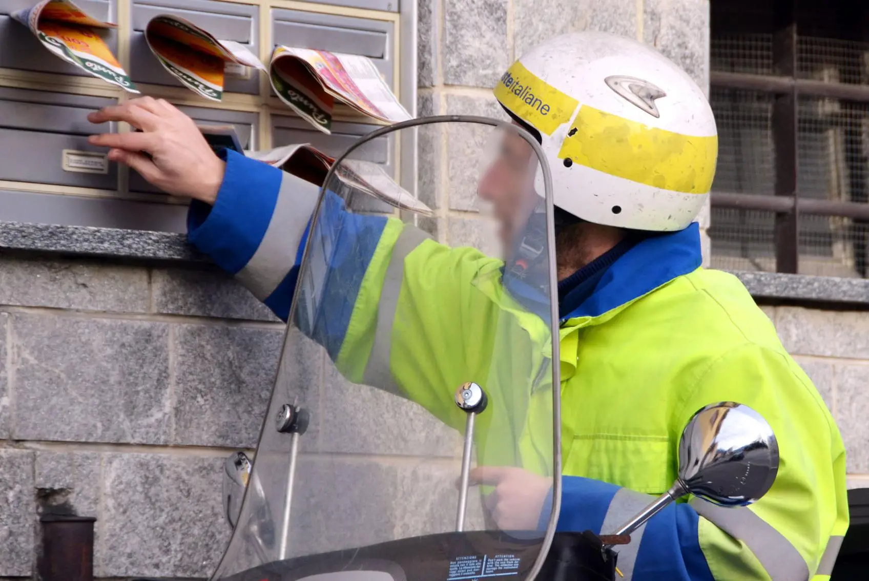 Poste, arrivano 49 portalettere