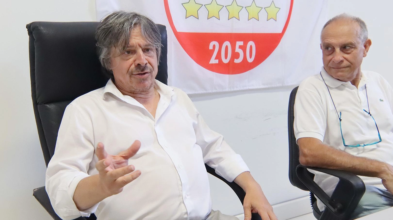 Il M5S lancia Fabio Anselmo: "Campagna elettorale di sangue. Il sindaco Fabbri non ce la farà"