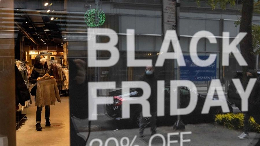 Black Friday, ultimi giorni utili per cercare l'affare