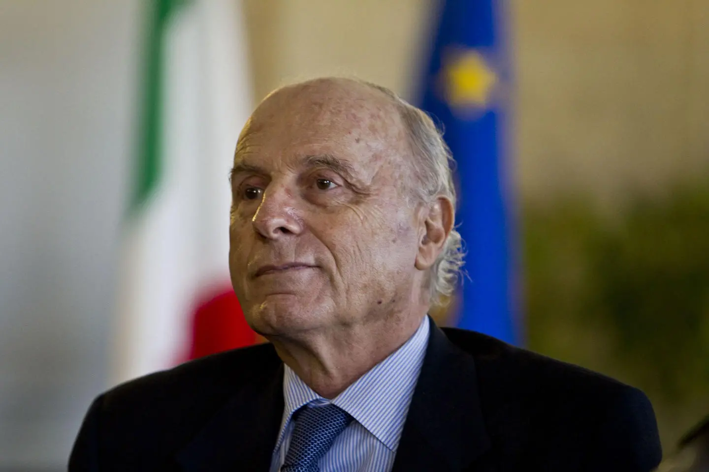 Quirinale, gli ex M5s indicano Paolo Maddalena. Lui: "Torniamo alla Lira"