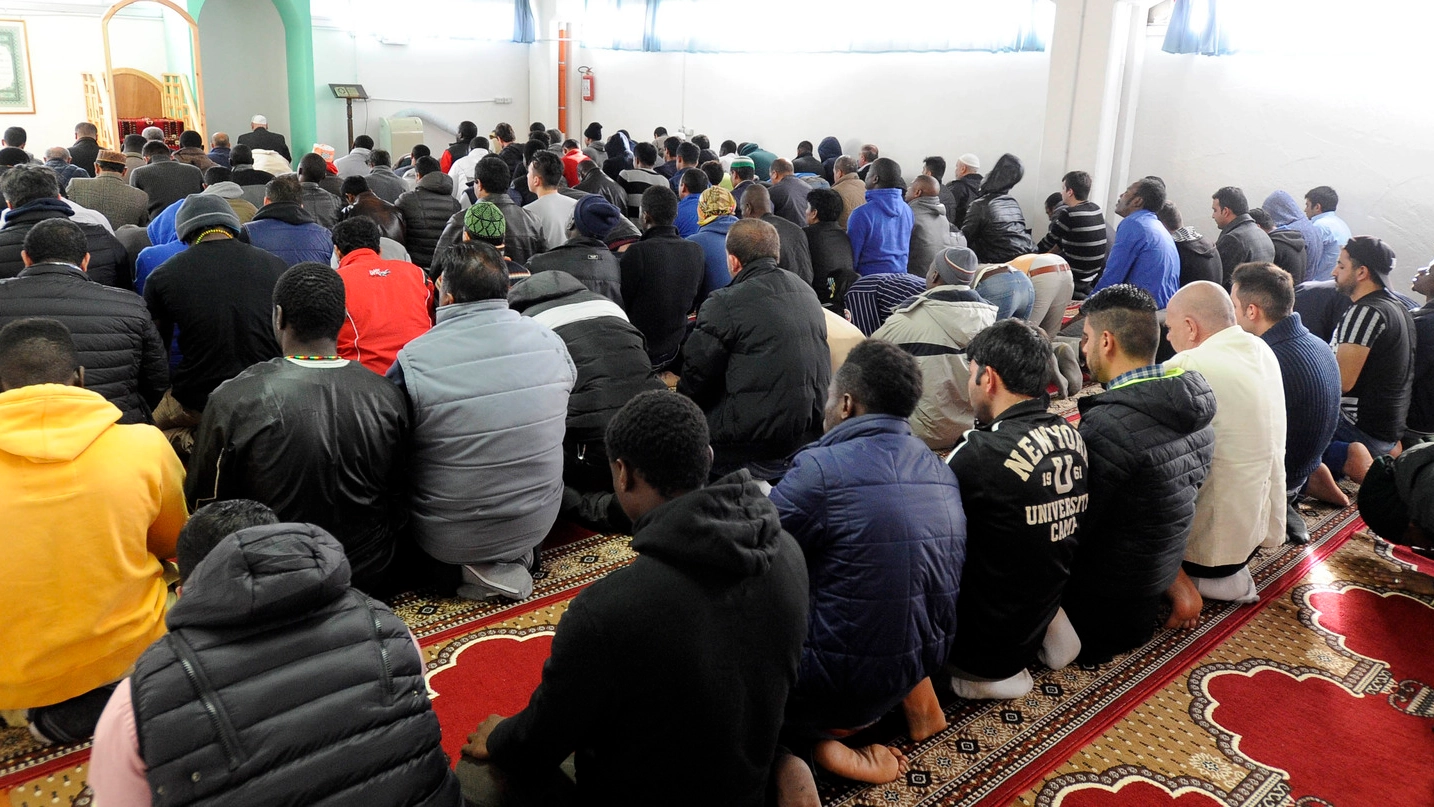 Musulmani in preghiera a Piediripa