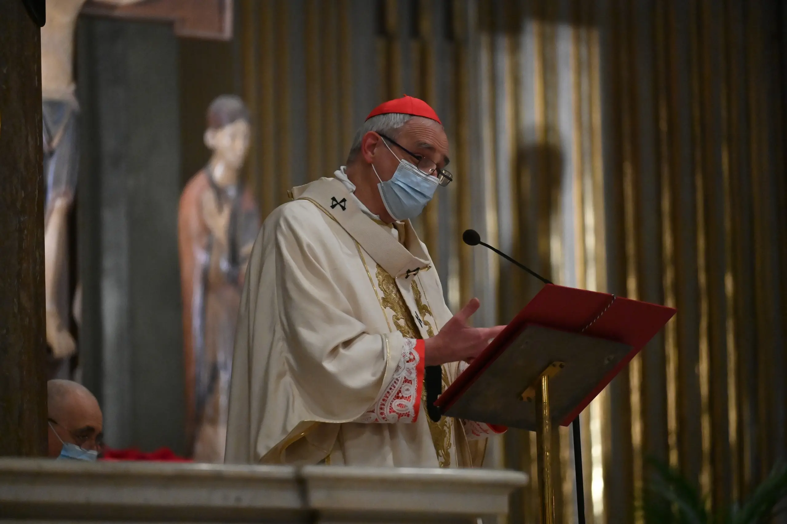 Il cardinale Matteo Zuppi positivo al covid