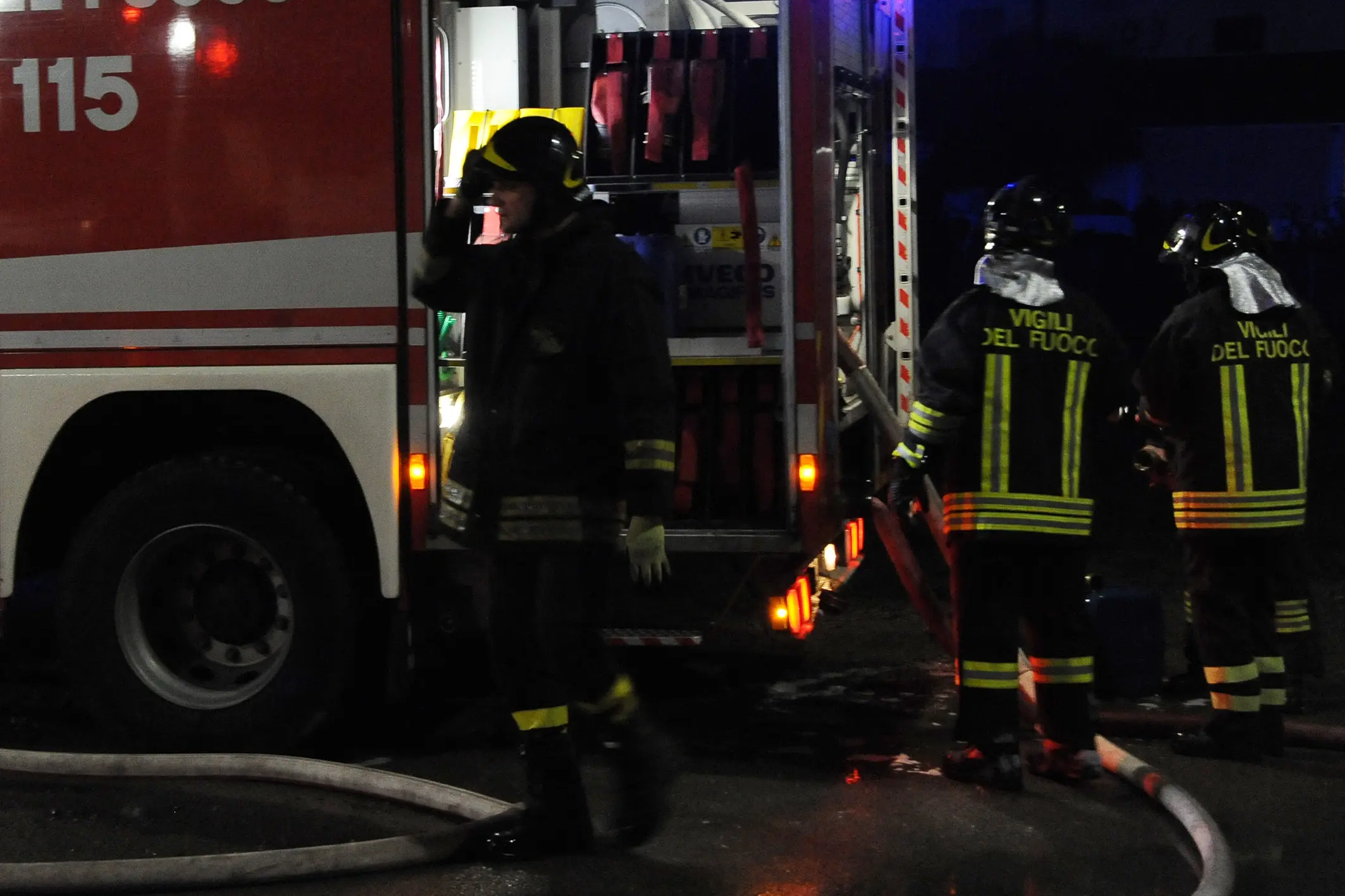 Incendio A1 Sasso Marconi, camion distrutto dalle fiamme