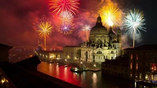 I fuochi d'artificio sul bacino di San Marco