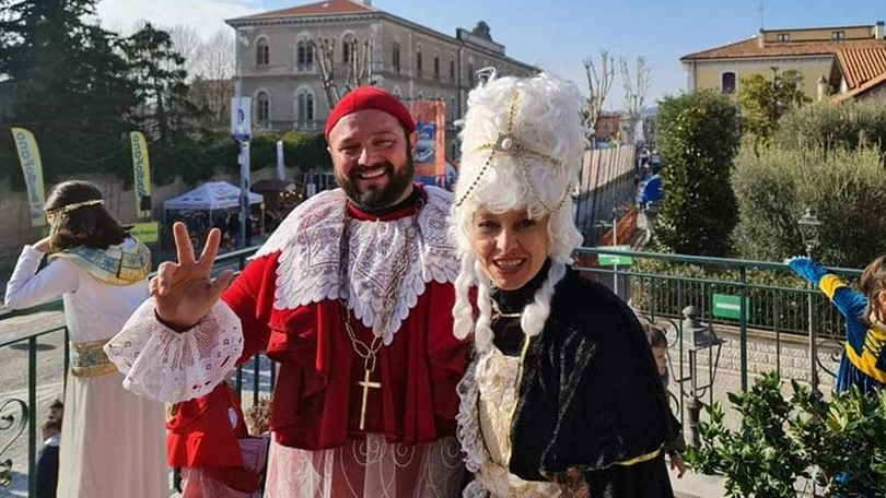 Fano, carnevale boom. E Carloni fa il cardinale