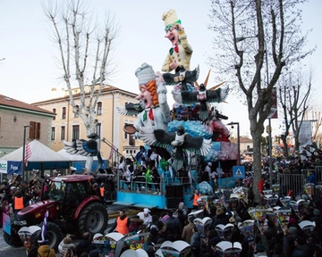 Carnevale di Fano, postazioni getto sold out. Servono 20 quintali di dolci in più