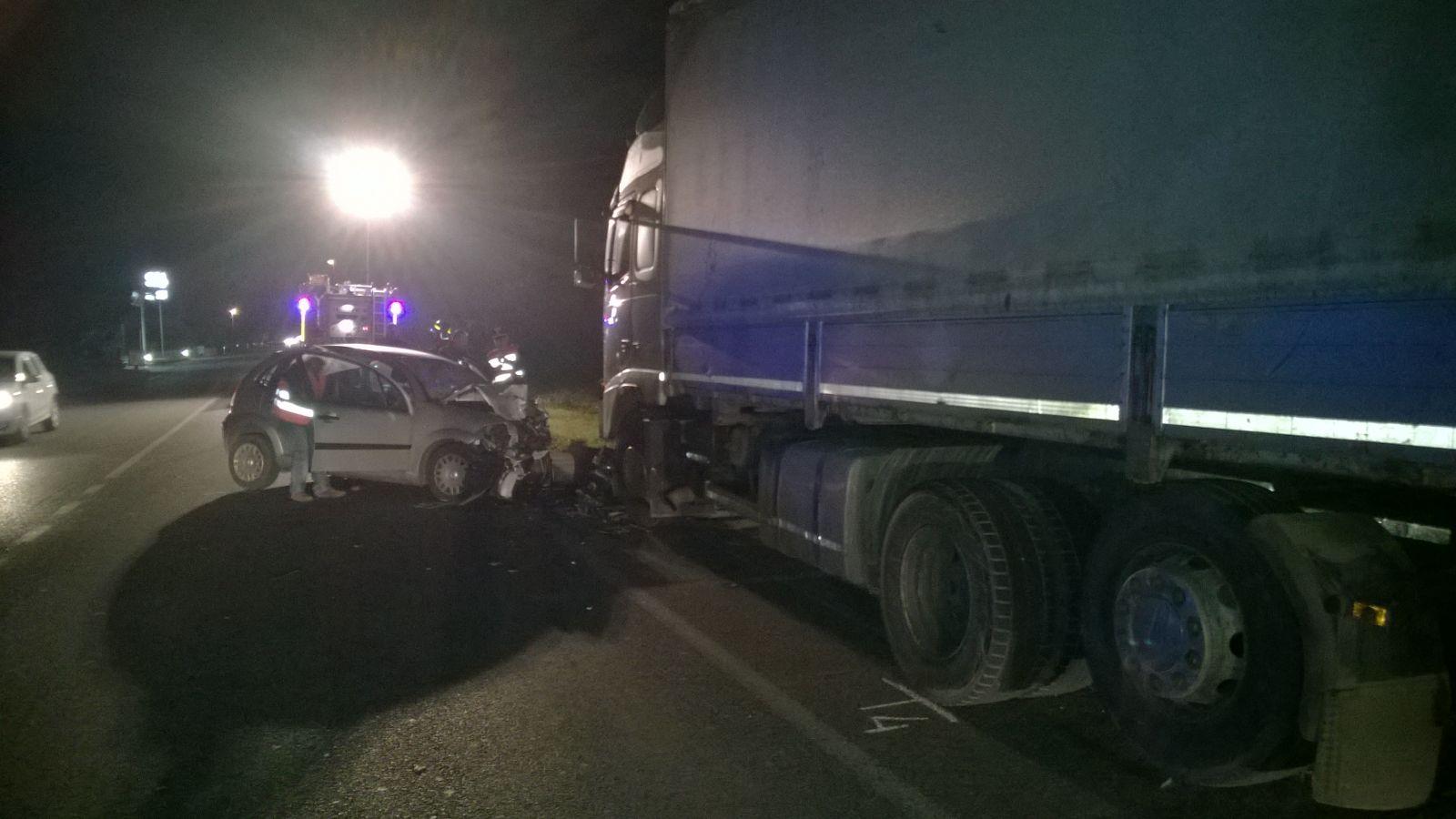 Incidente A Marotta Si Schianta Contro Un Tir Ferita 22enne Le Foto 6219