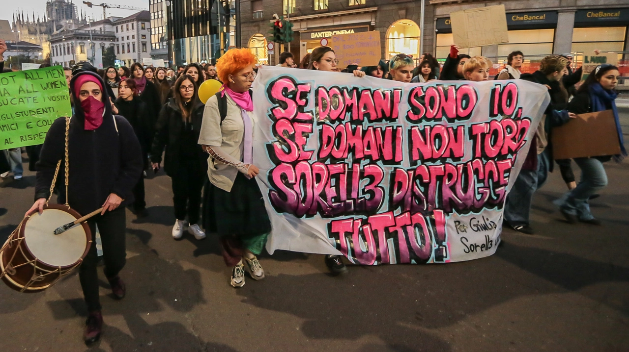 Manifestazione contro la violenza sulle donne (archivio, Ansa)