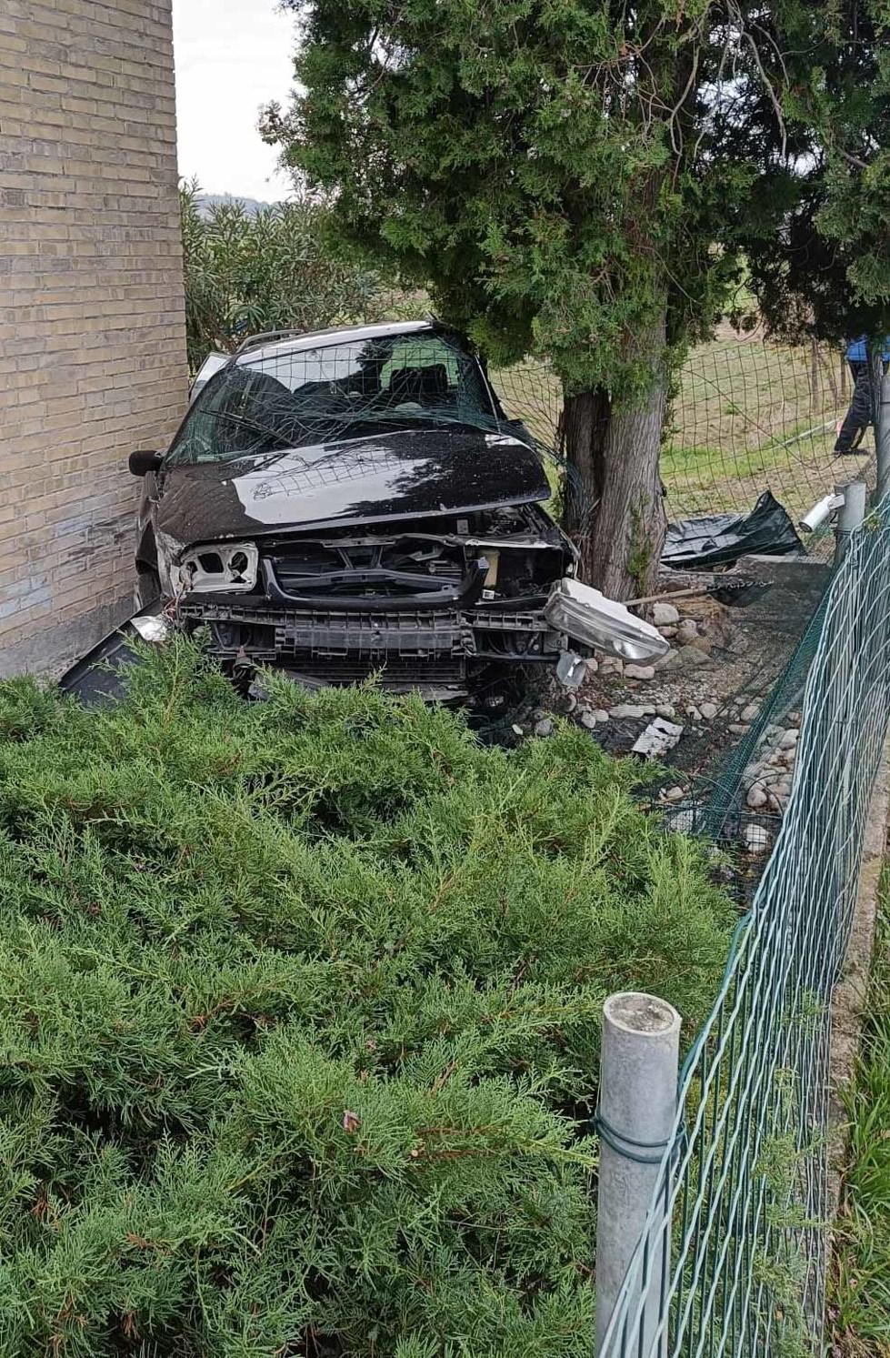 Sangue Sulle Strade. Doppio Incidente. Una Signora Morta E Una Gravissima