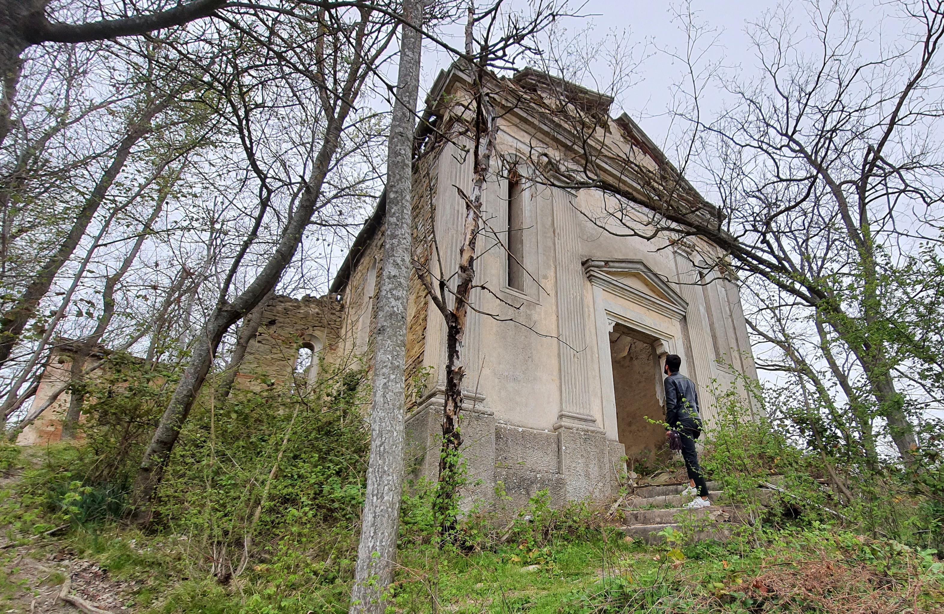 A Passeggio Tra I Ruderi