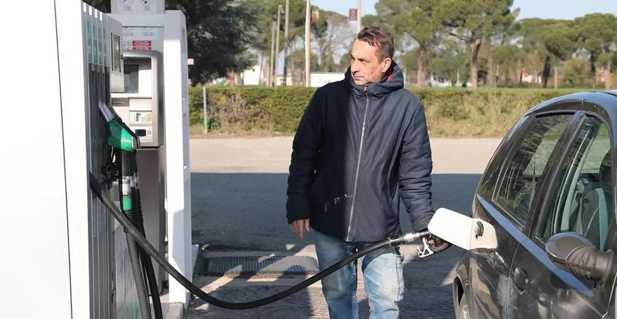 Il caro benzina è già arrivato "Prezzi alle stelle"