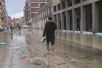 Bologna alluvione oggi: il bilancio del maltempo, un morto e tremila sfollati. Evacuata Villalba. Diretta