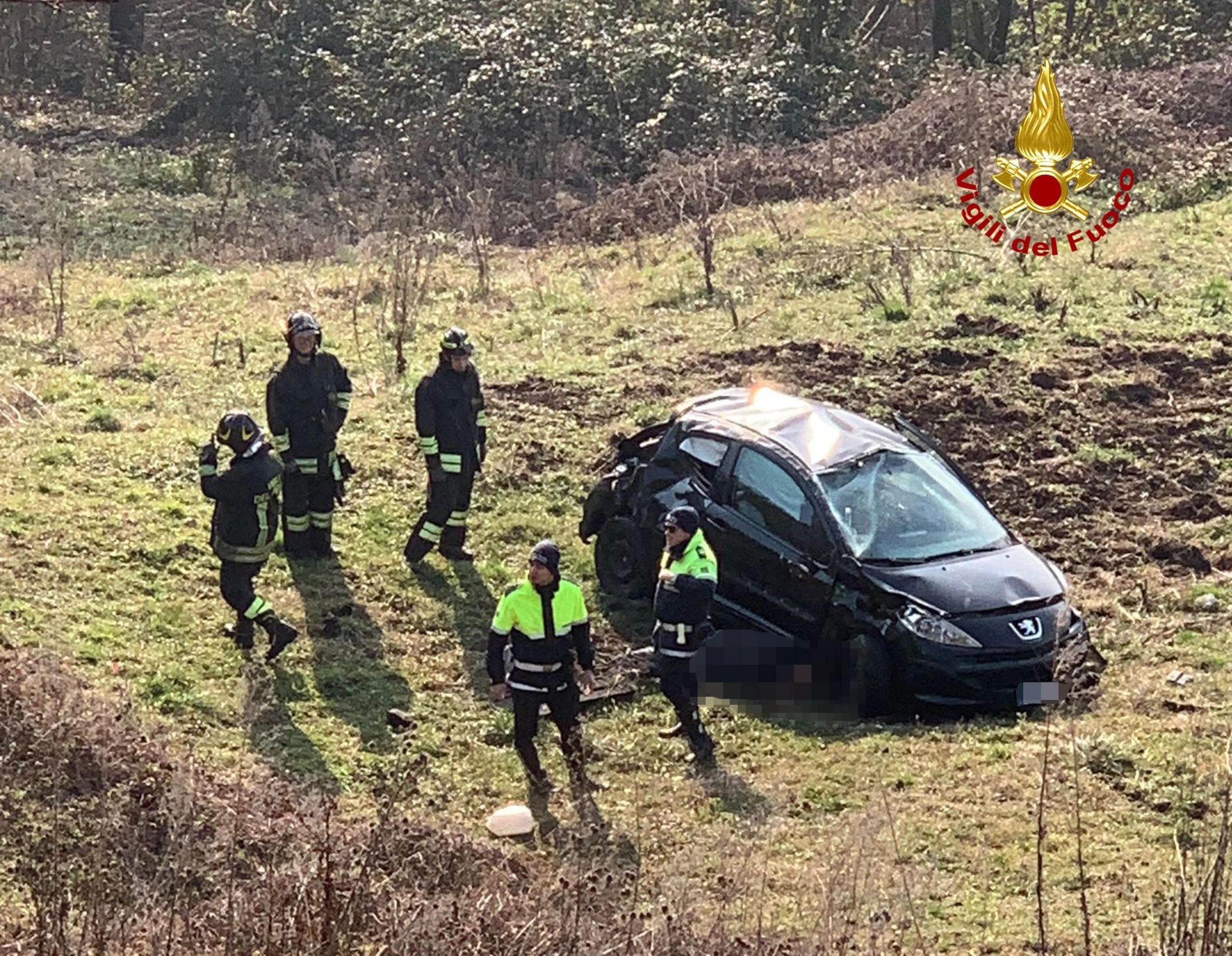 Incidente Nel Vicentino, Un’auto Finisce Nella Scarpata: 58enne Muore ...