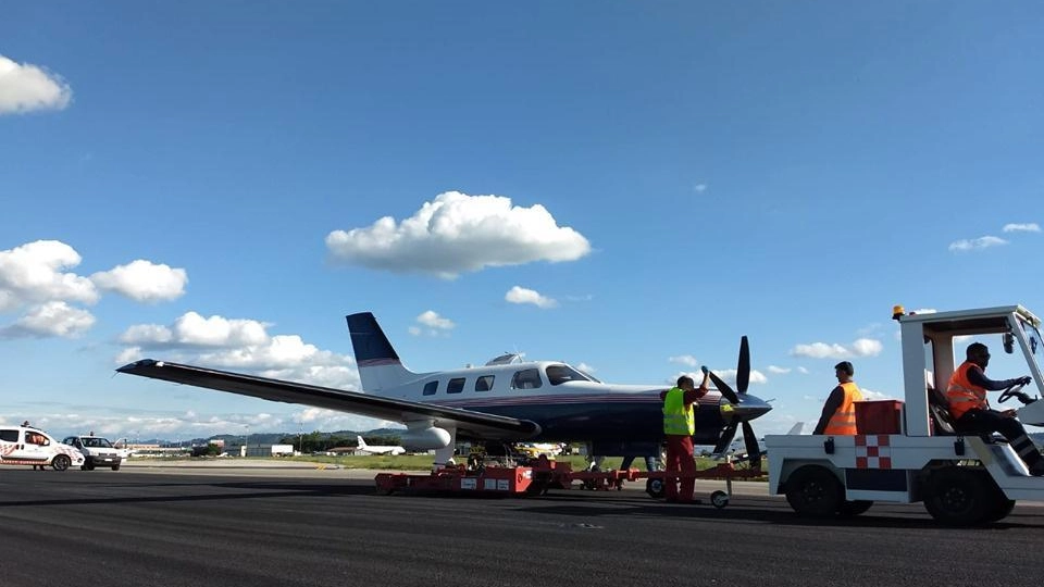 Il piper viene portato via dalla pista, intanto il Marconi resta chiuso