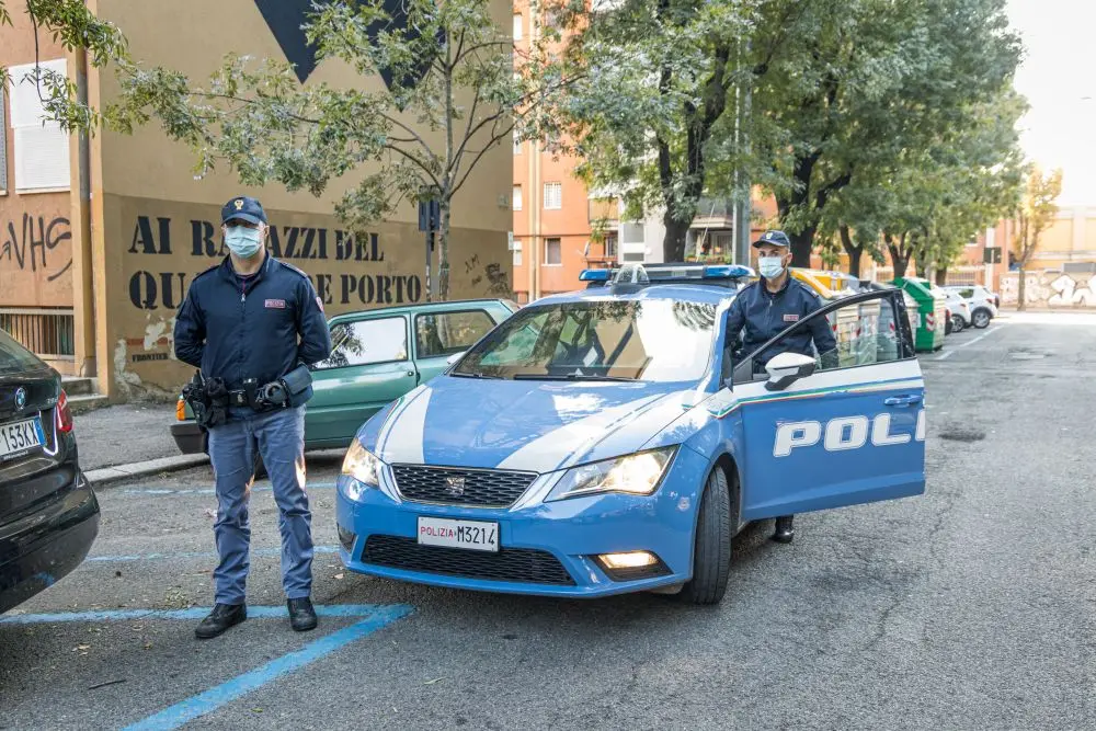 Rapine ai supermercati a Bologna: arrestato un pregiudicato