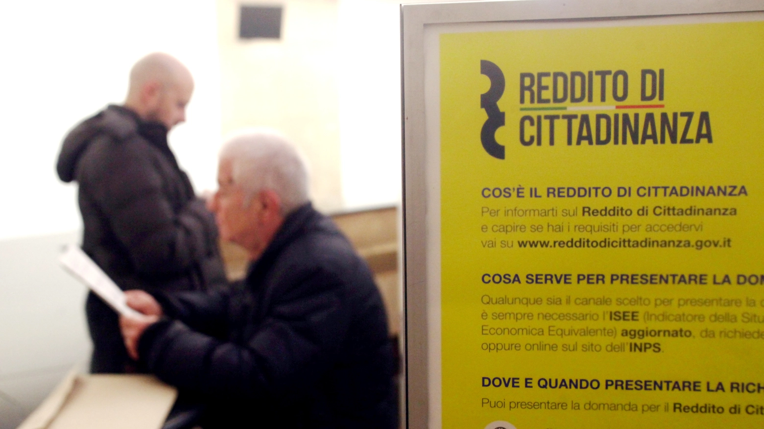 Reddito di cittadinanza (foto Imagoeconomica)