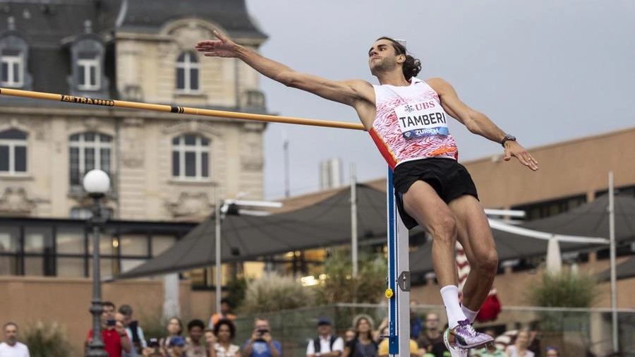 Il salto vincente di Gimbo Tamberi a Zurigo (Ansa)